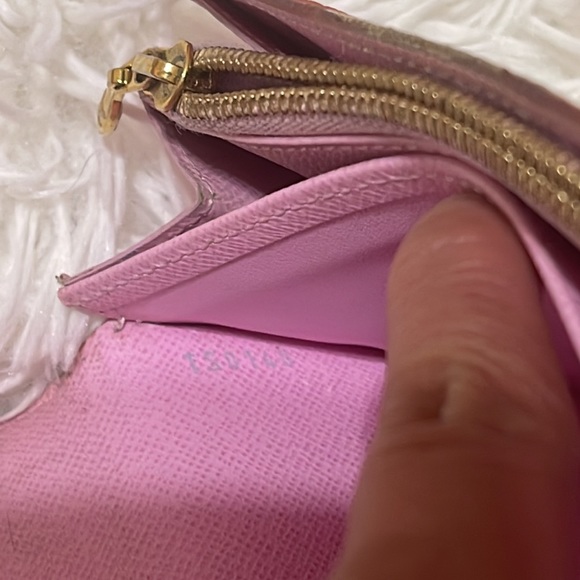 Auth. Louis Vuitton Multicolor Sarah Wallet - Picture 13 of 17